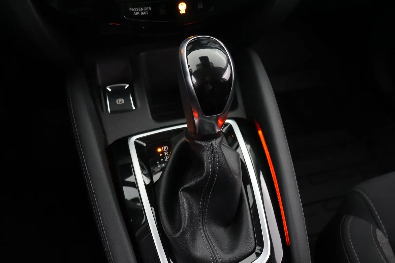 Car Image - 4W3mN9rt04VB32IOSFETmP