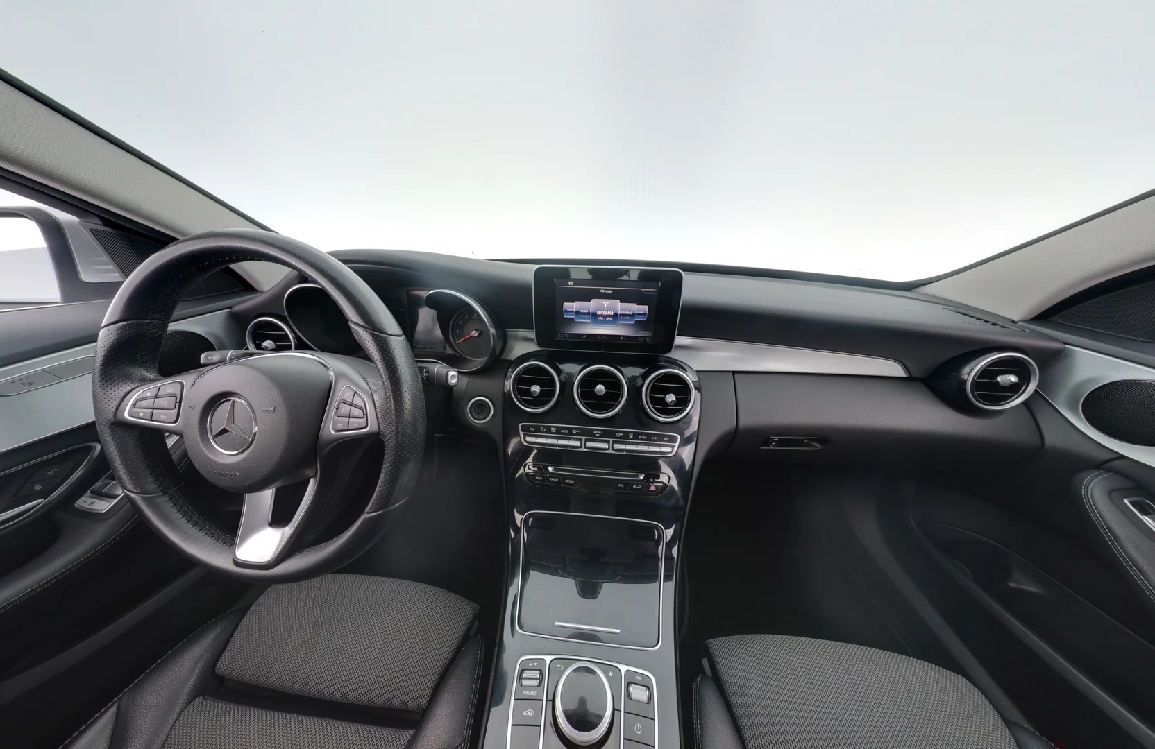 Car Image - UbfEOenmW31MLTRq0jWeV