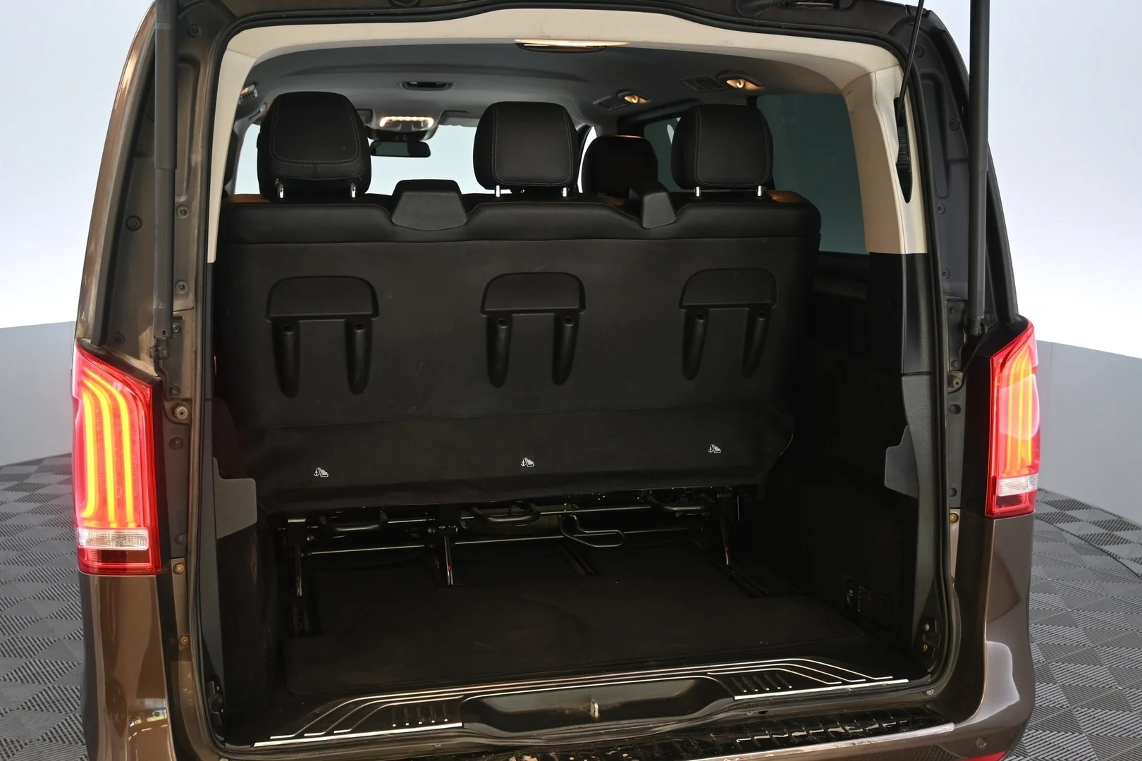 Car Image - 76w9vFwOdPGL4aVDB3DgFU