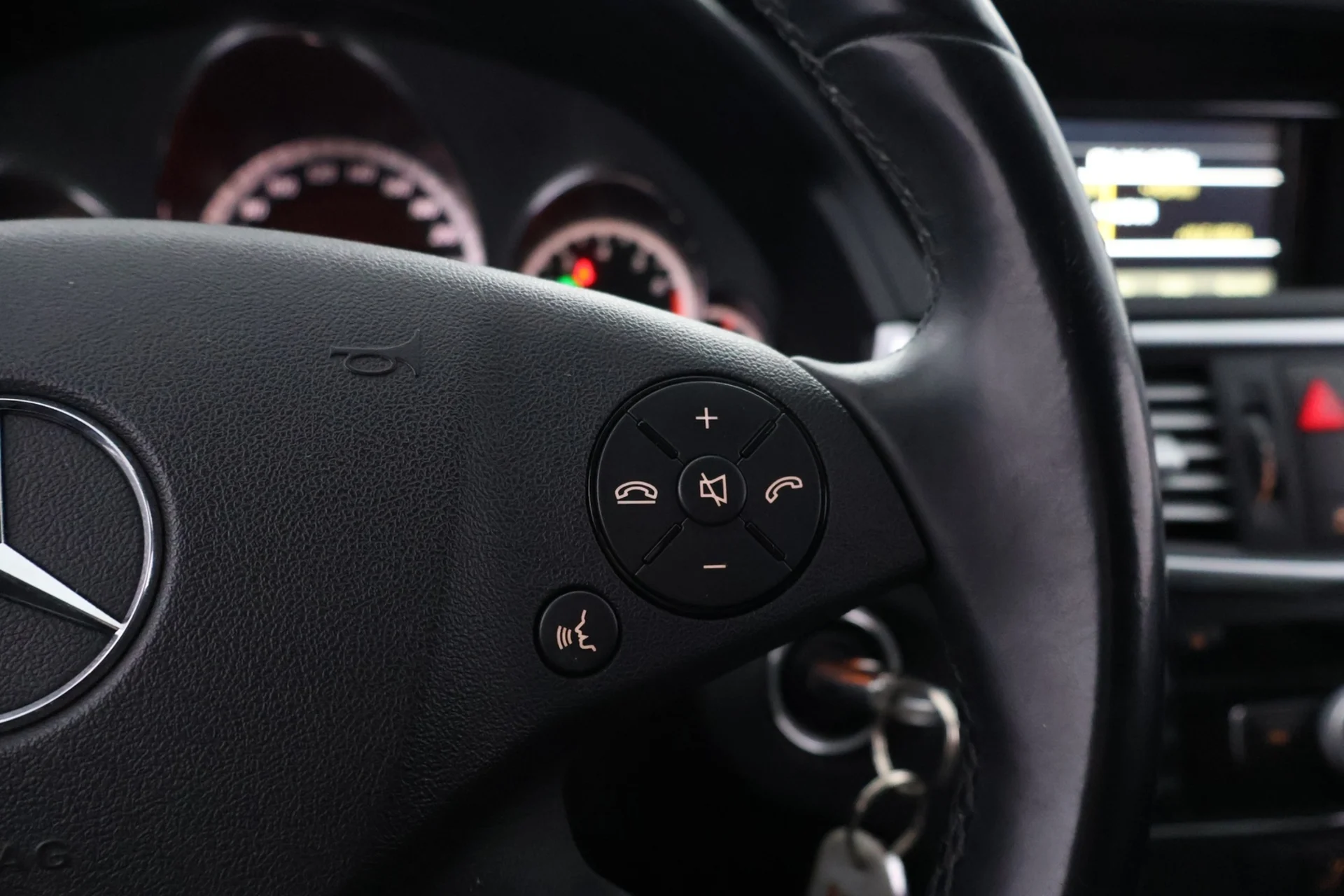 Car Image - 30kWC50iPk6TROSFGlEKcZ