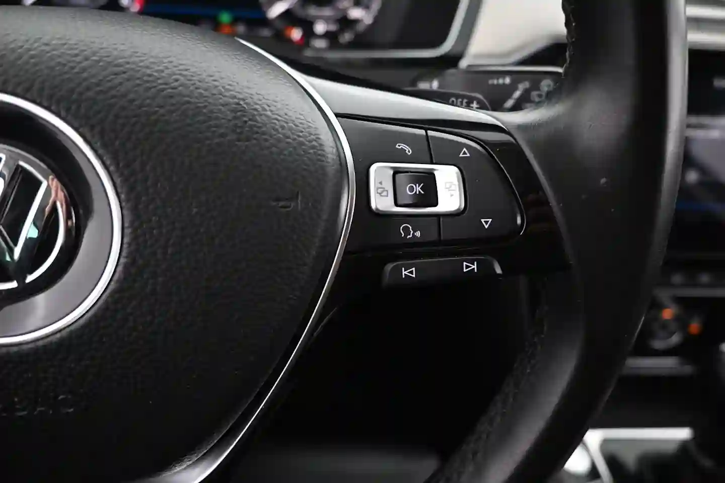 Car Image - 4MZi0NE4h3KdCmNKRxlbQt