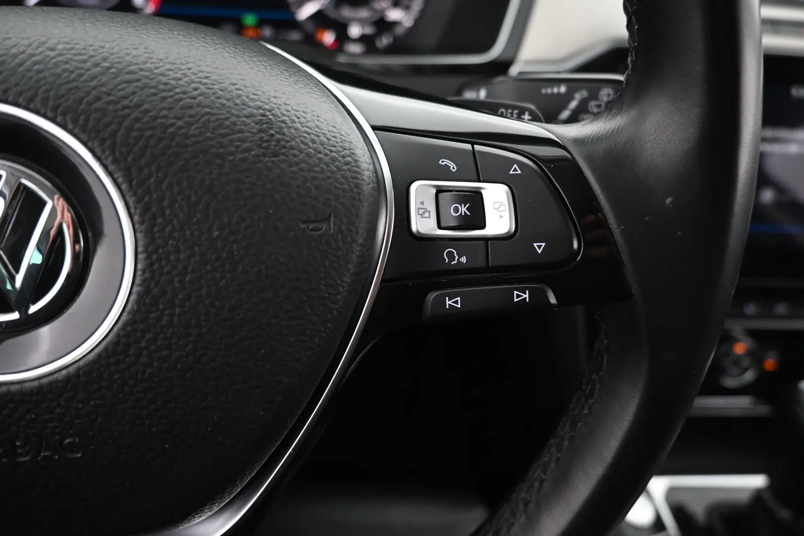 Car Image - 4MZi0NE4h3KdCmNKRxlbQt