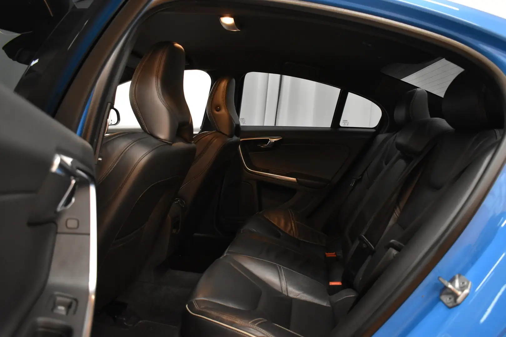 Car Image - 1FXBA6komp0abiQGJRGC3i