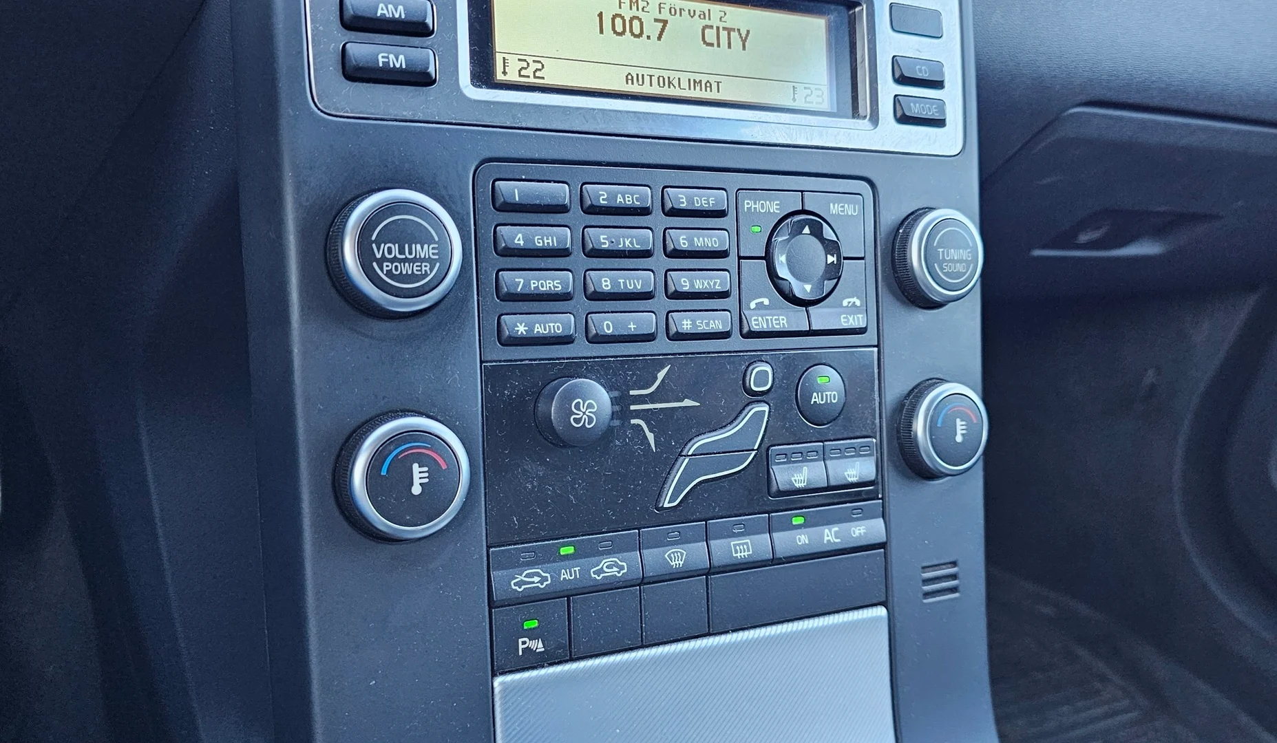 Car Image - Lnv1L5N1jWntU1ZrgqheR