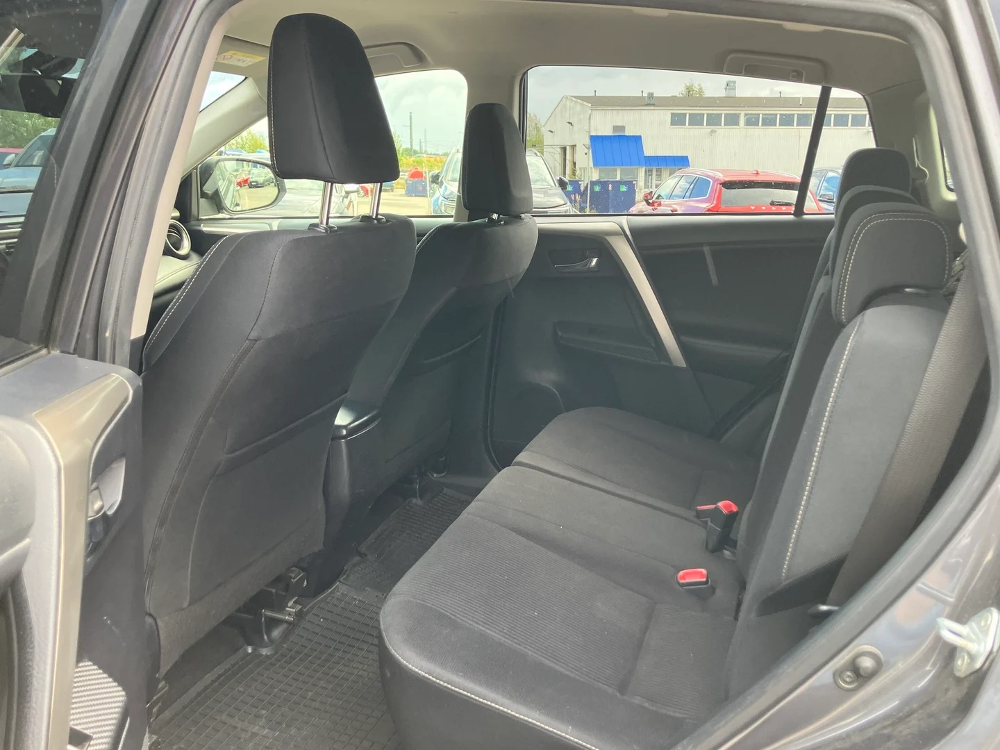Car Image - 283swI3A2adbjscDkoPkWl