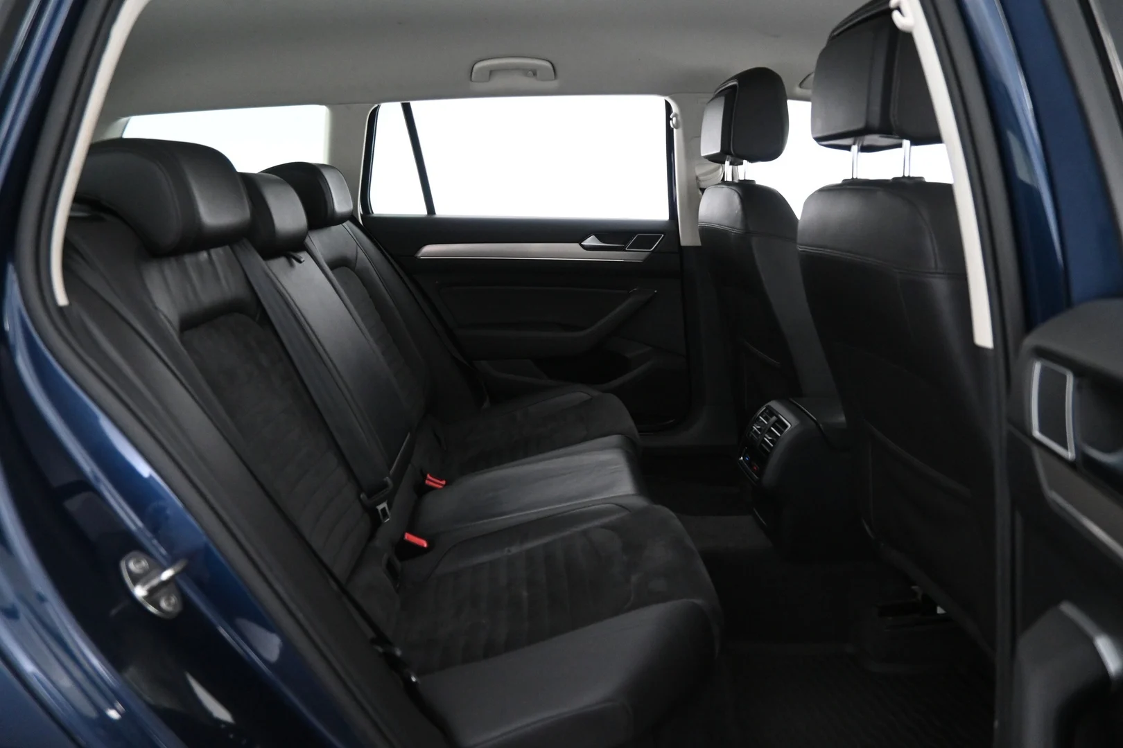 Car Image - 0nLHTrzqV1VfvZIhYKL4A