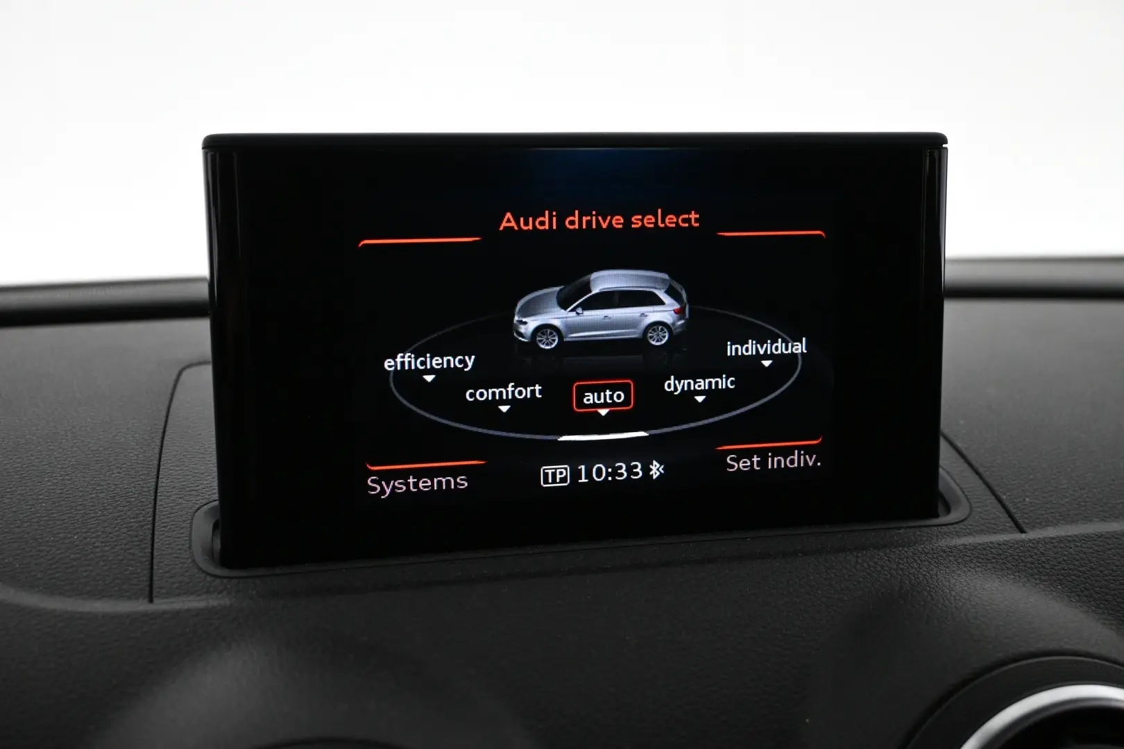 Car Image - 4U4EQKwDX3VPUfxxL0tqkM
