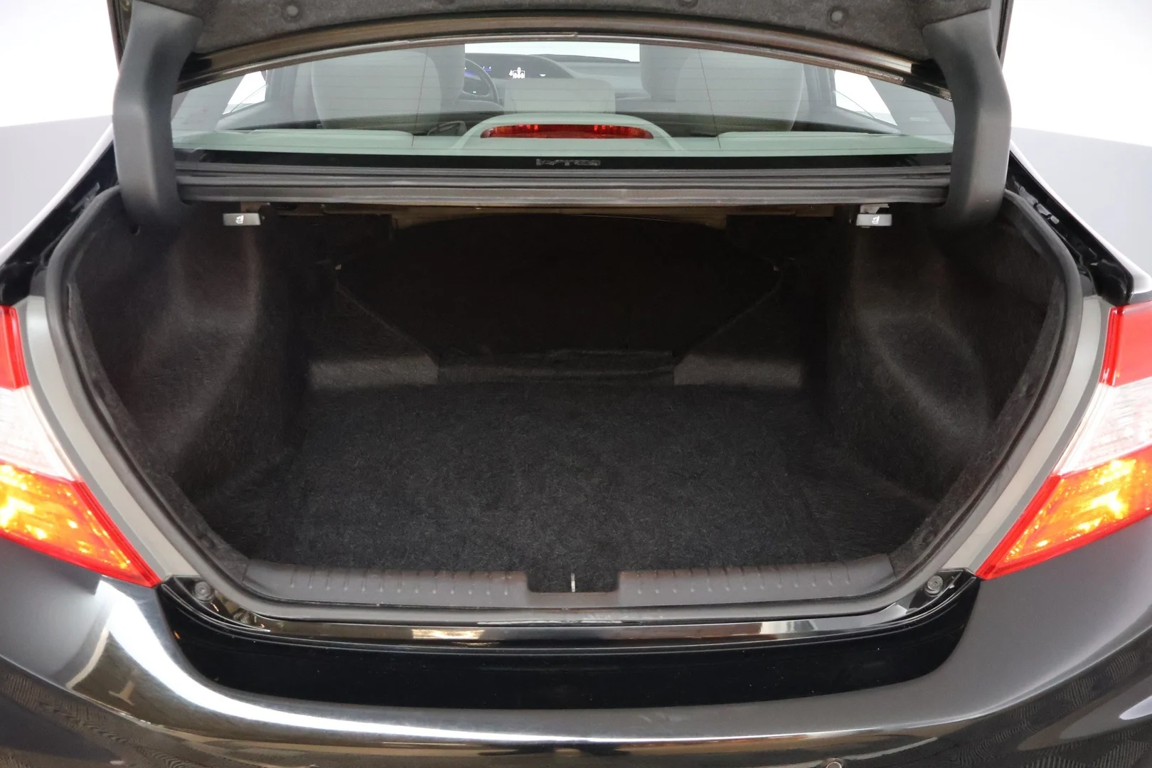 Car Image - 2bYbWG85PbLUVB0BaFHQb1