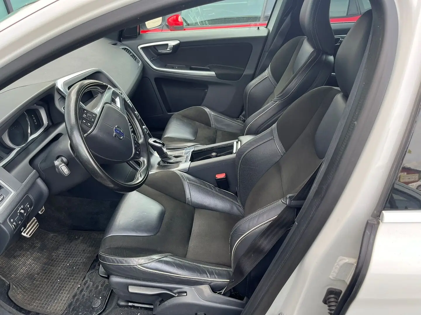Car Image - 3VbWXb8LhYqSnkgH0M3p1O