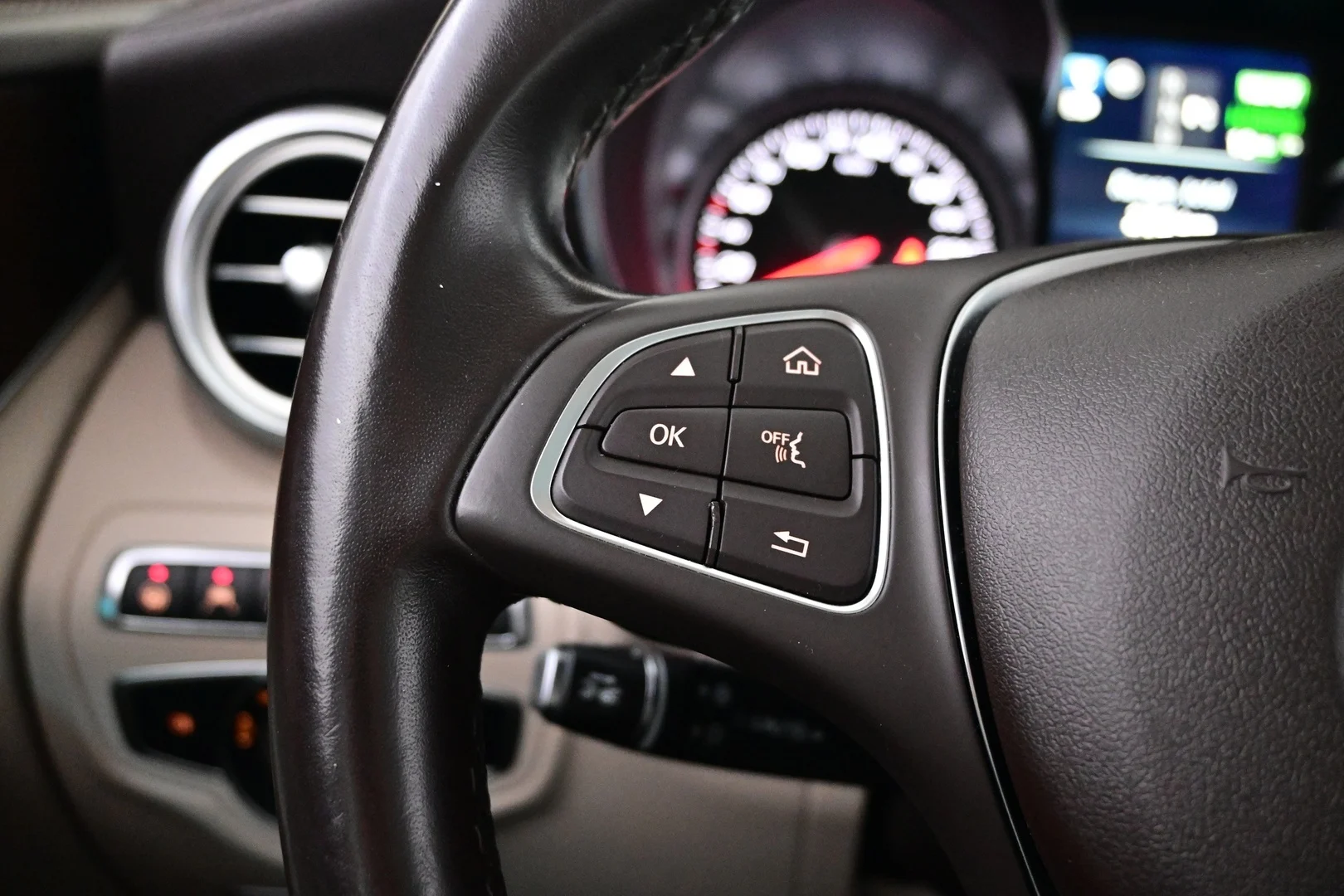 Car Image - 50xK9rGvfLvoOVHrBO6w2l