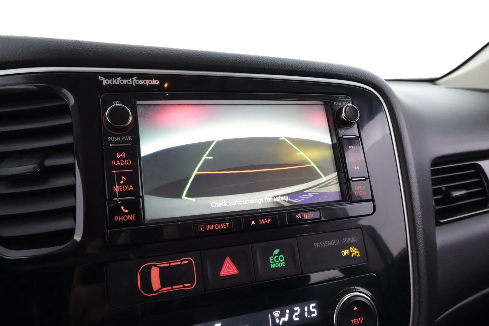 Car Image - 4Ym8lT3vHlbhAoj3nLgusf