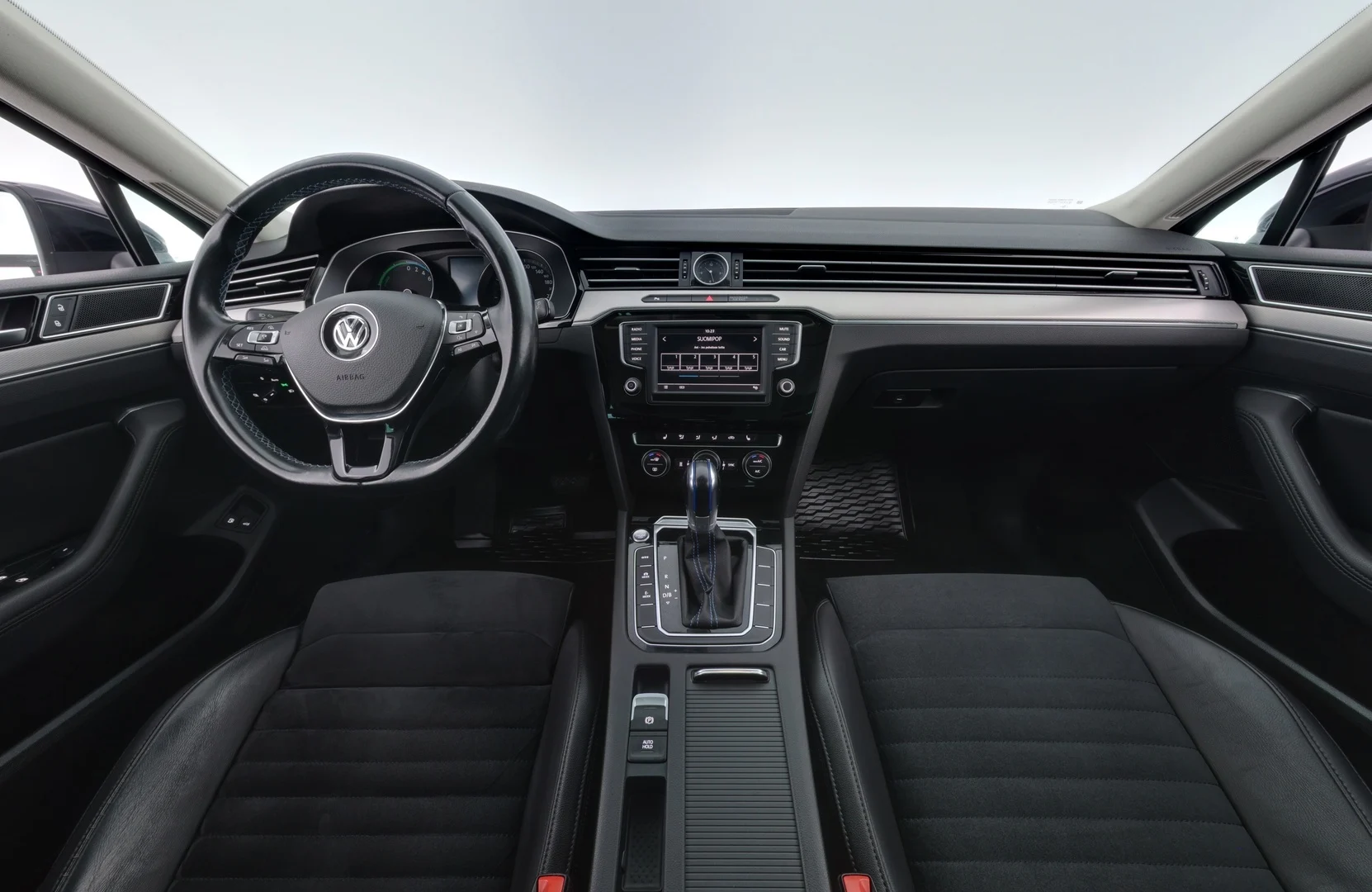 Car Image - elLwDNQamEGFWseukfODH