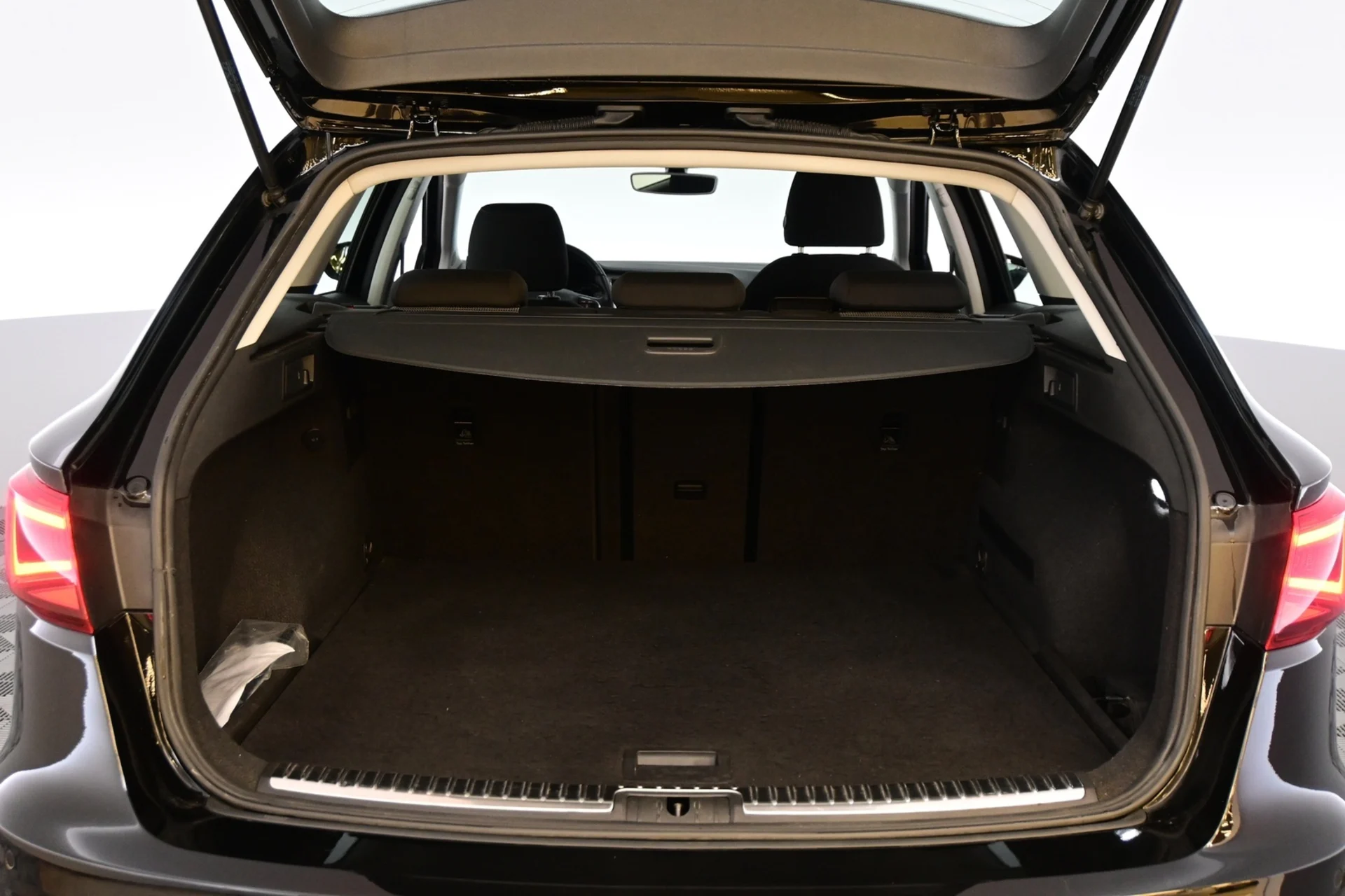 Car Image - 17tF6SxMc5lR0NrBCLfHqv