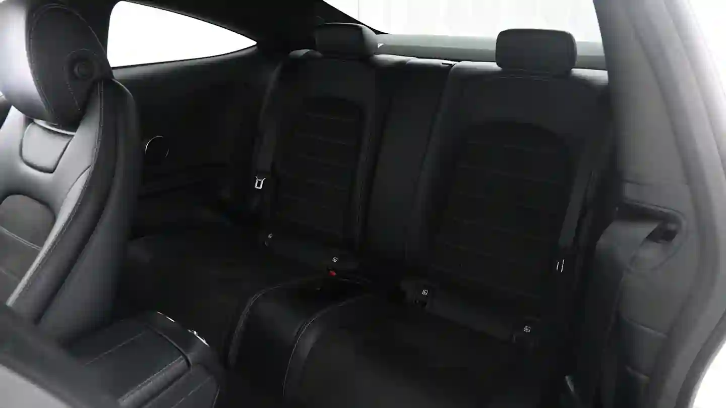 Car Image - 6sFkWRmr088PSsiTGyJydC