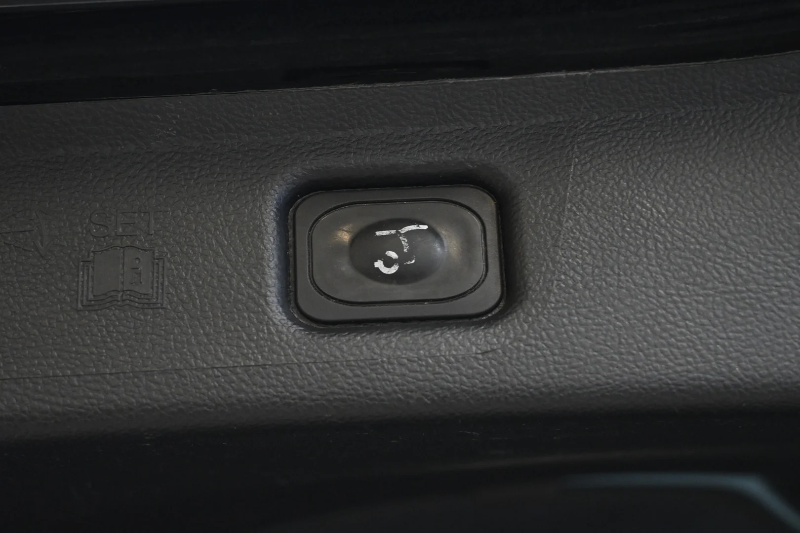 Car Image - 5TtqaYKCW9FIxecVaWRxpe