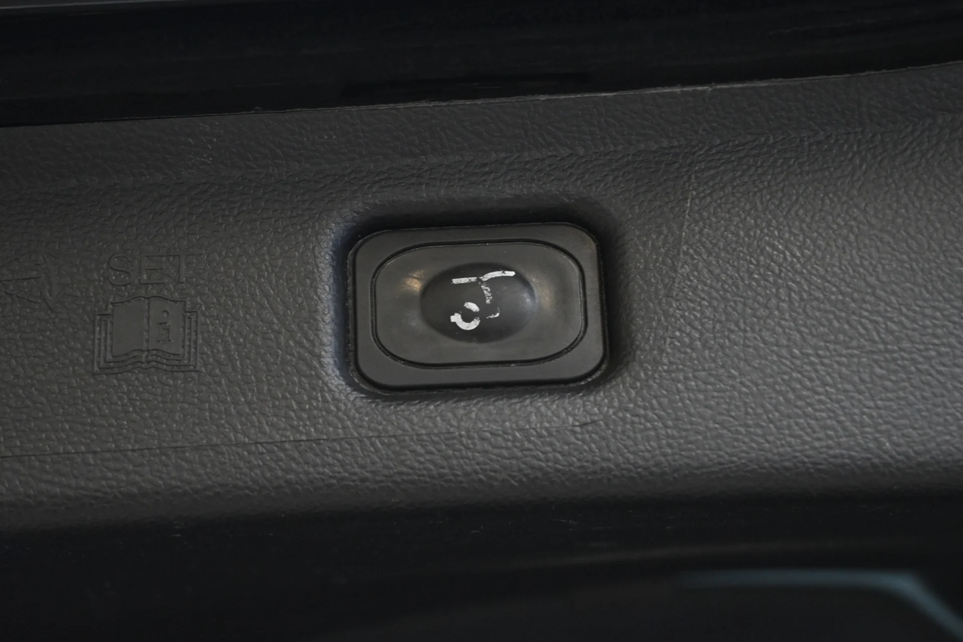 Car Image - 5TtqaYKCW9FIxecVaWRxpe