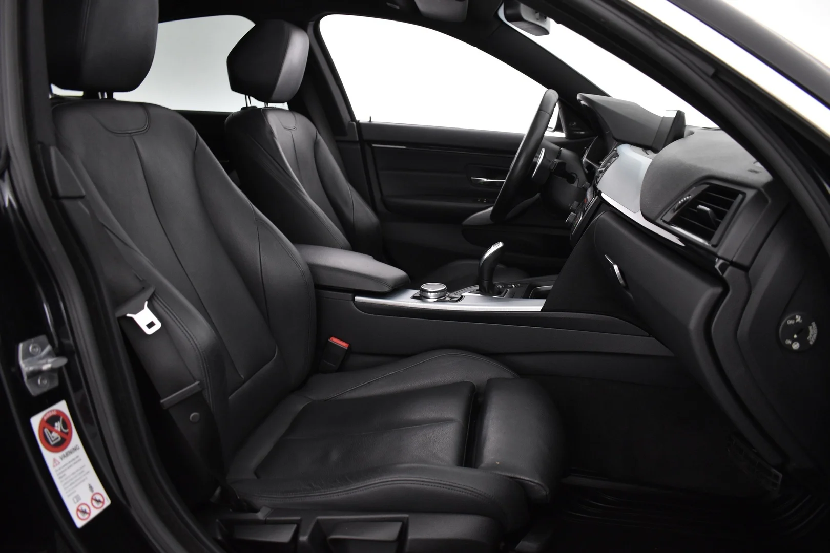 Car Image - 4w0cXYo4YtfZScTXP9ZzLh