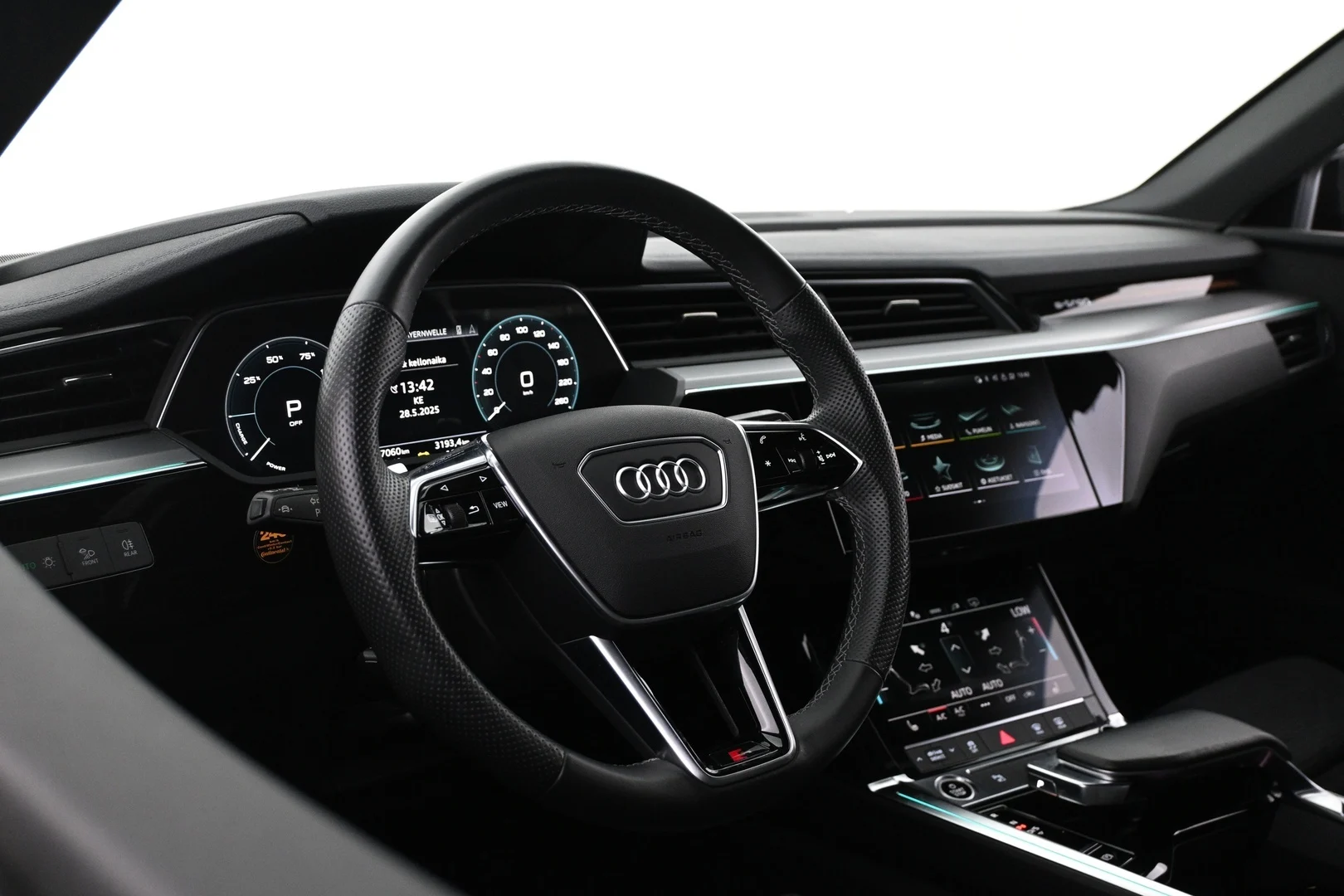 Car Image - 6LvkYvJfHlTz20ZEr3k0ji