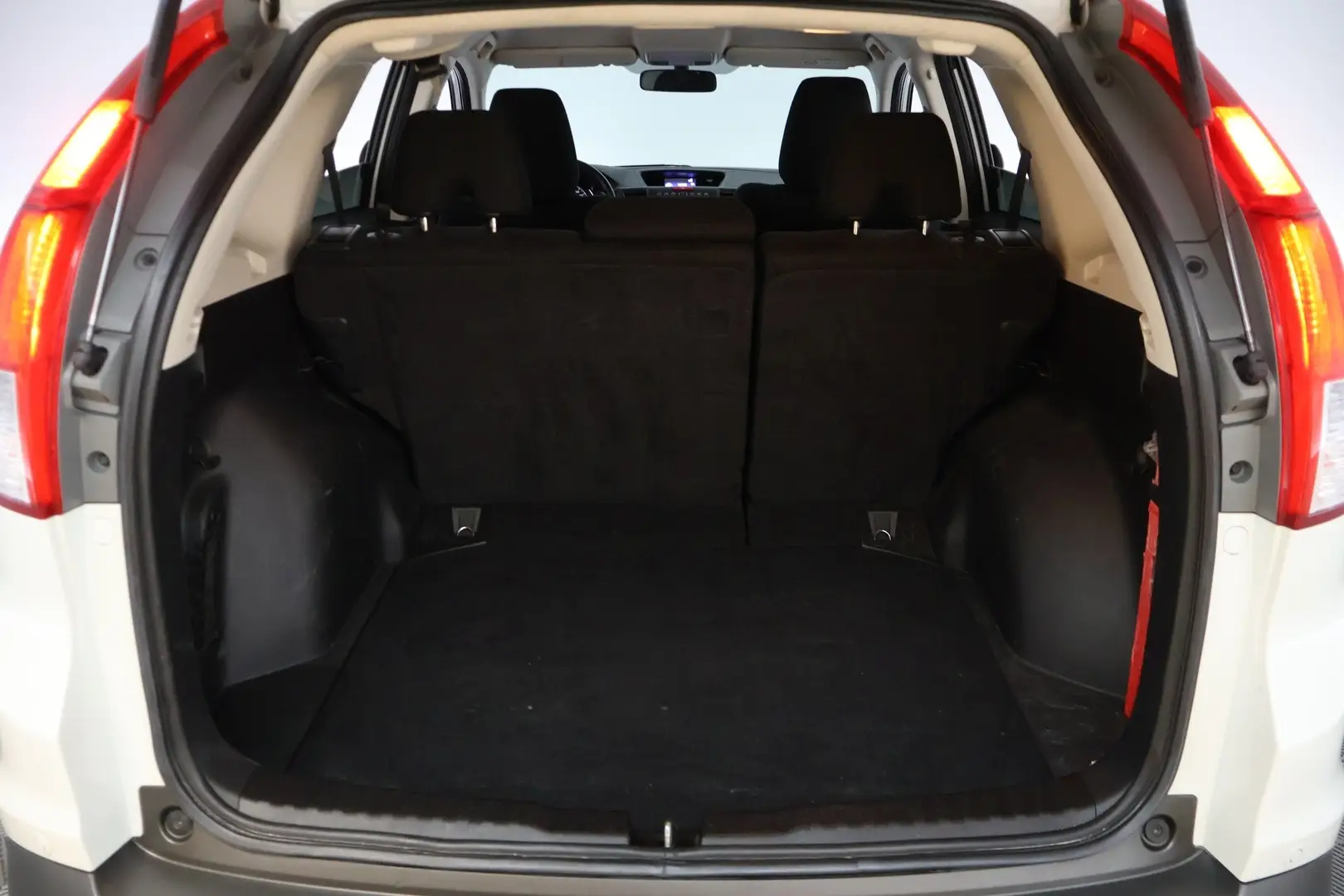 Car Image - nMoSDlS1Oppl8AF4fErnb