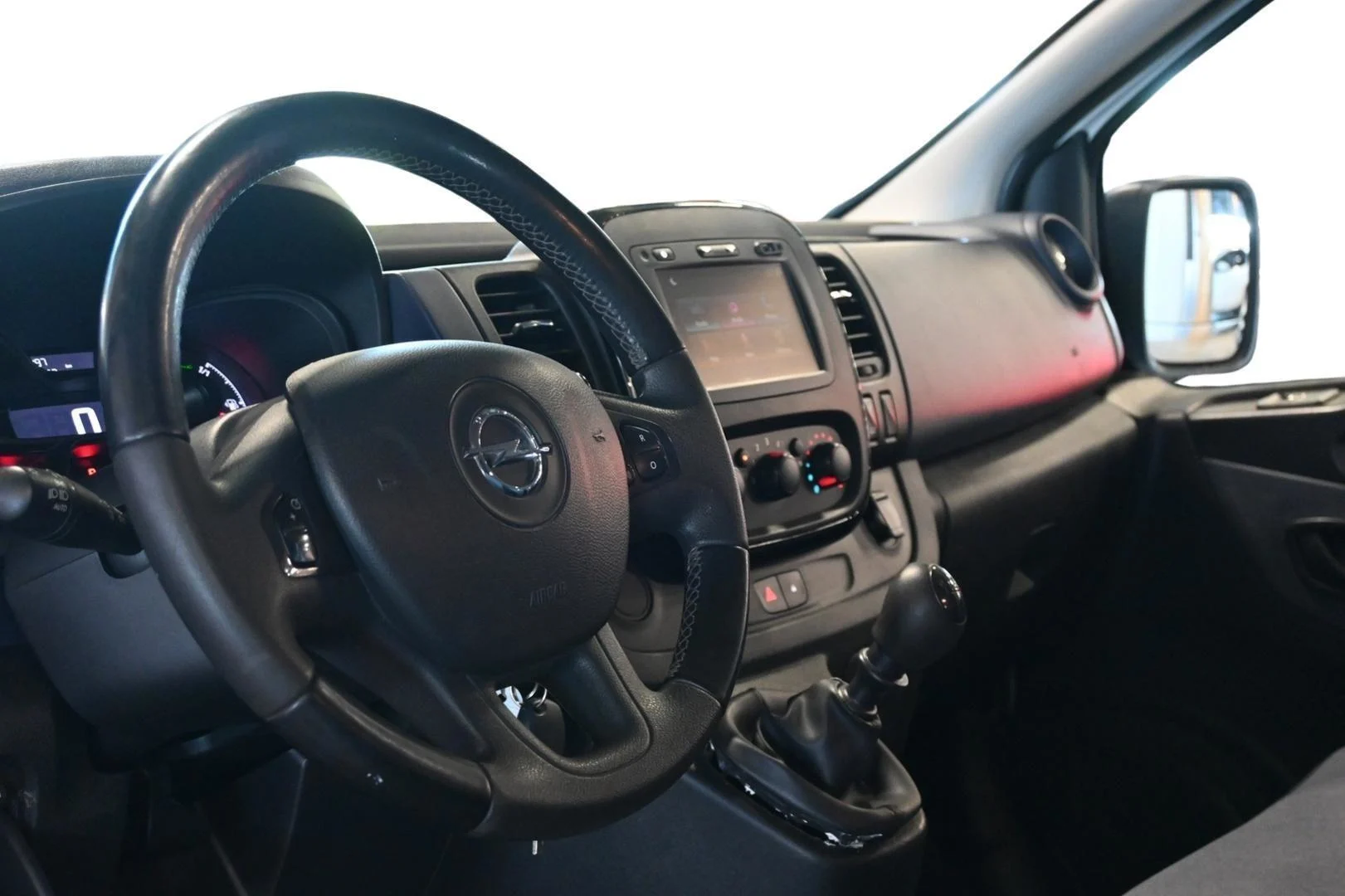 Car Image - 4qhEZQ710CPyITQjn7afU1