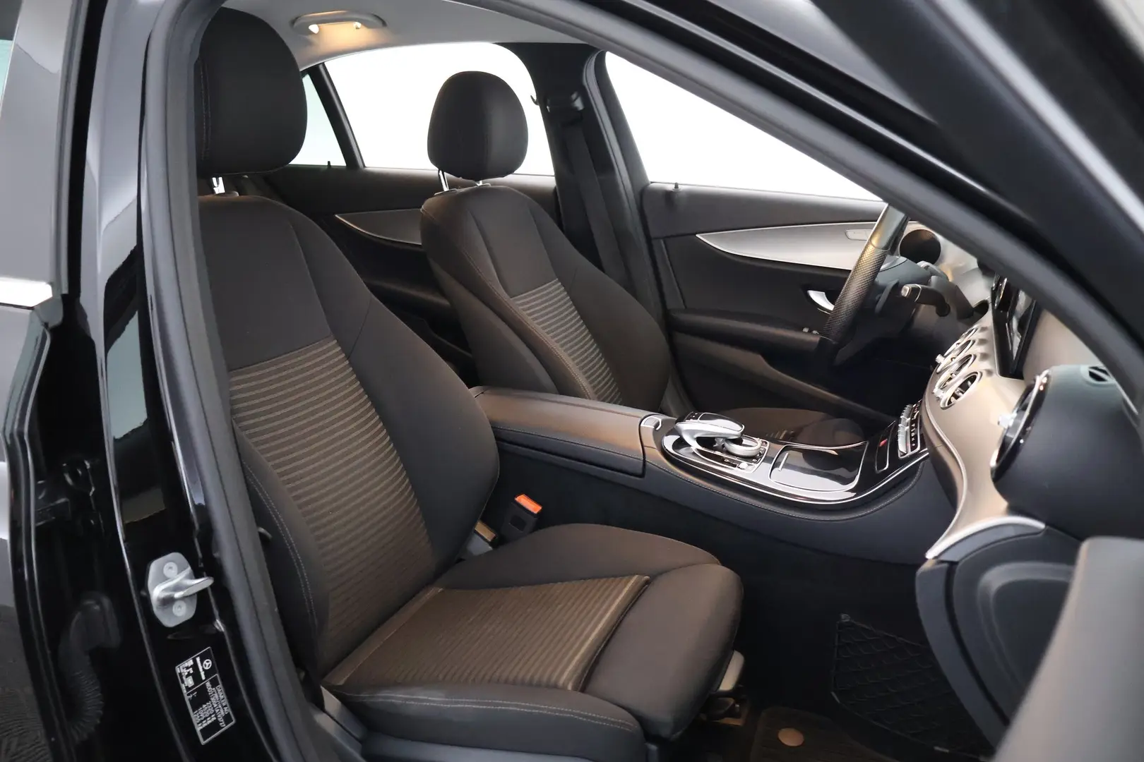 Car Image - 3551e4O2eszF6WXxNbH6Um