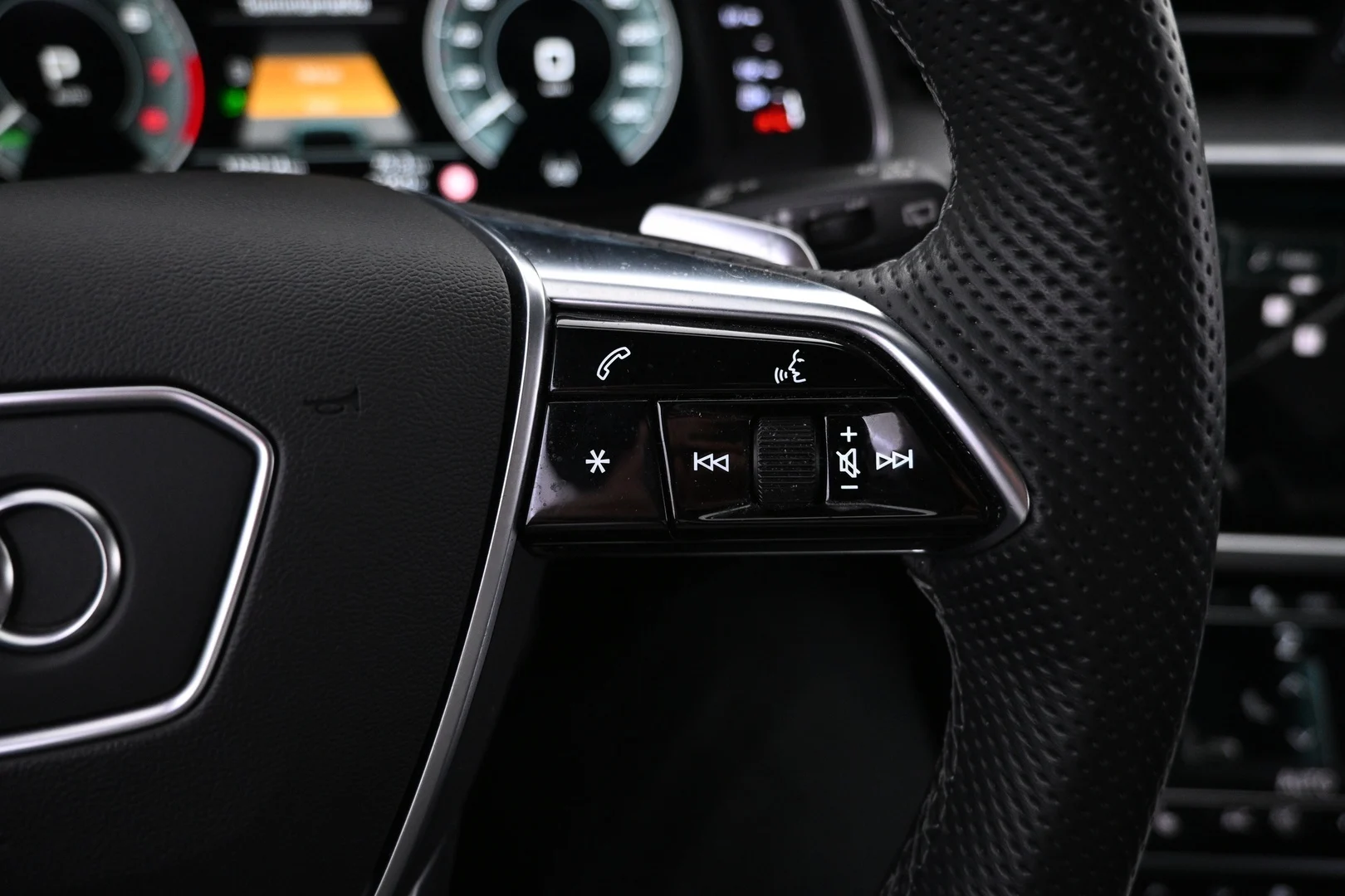 Car Image - 7DGOhM9apQeuMotoH8tM0V