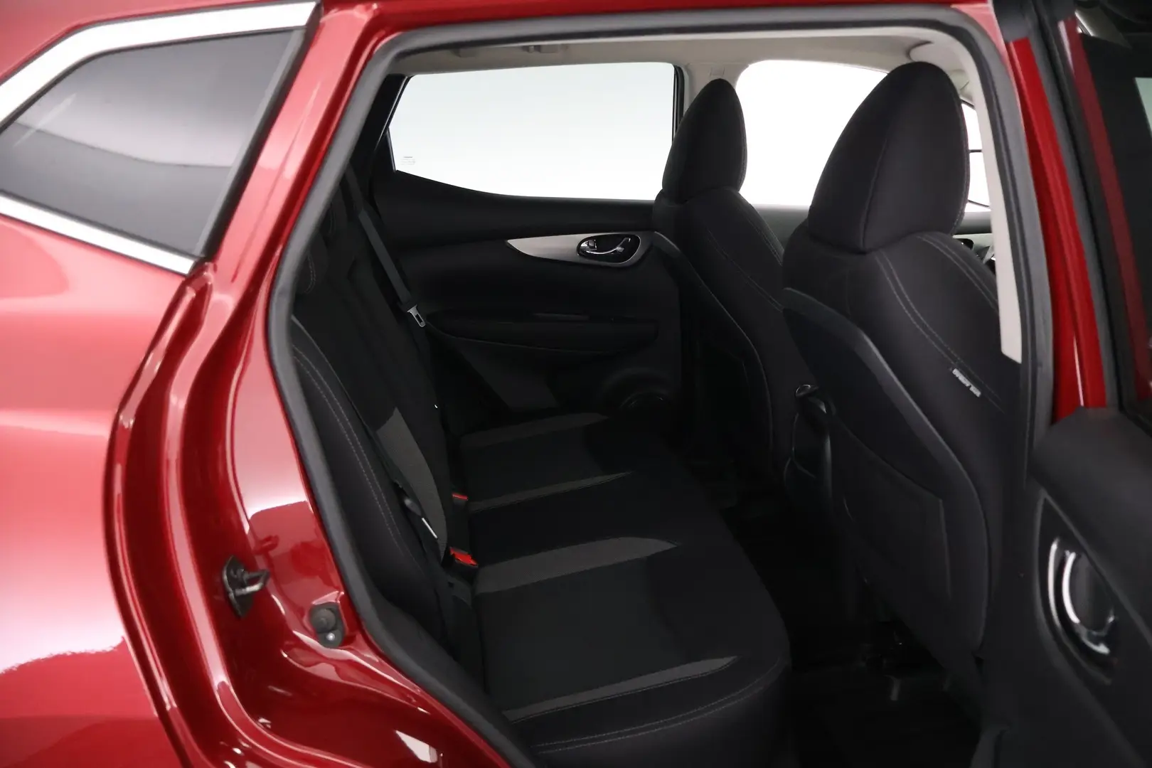 Car Image - 4W3mN9rt04VB32IOSFETmP