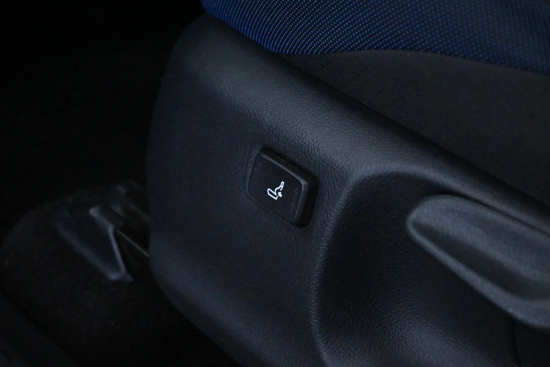 Car Image - 57PntZY4g1Idn82MbjsGuk