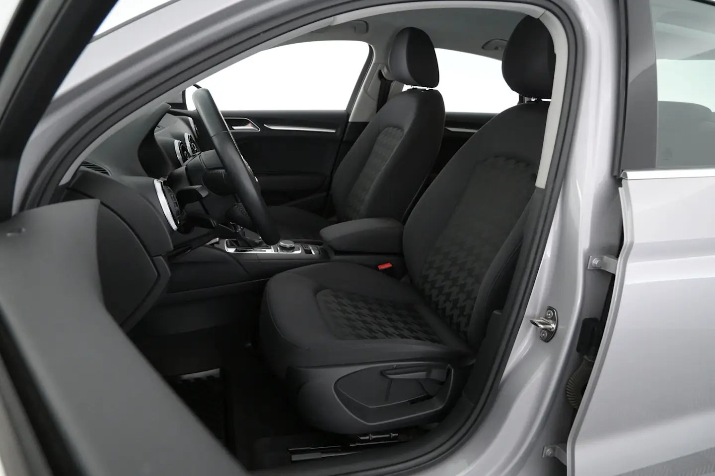 Car Image - 4J98frj5T2w5biM2U8tHGp