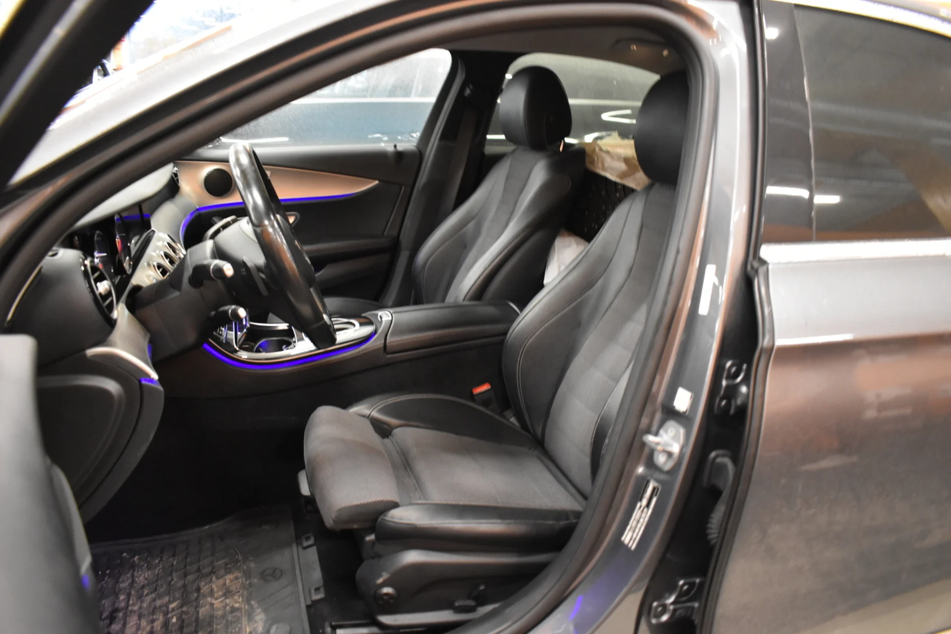 Car Image - 2VEGZJB0xXZ40rxBQf3a1v