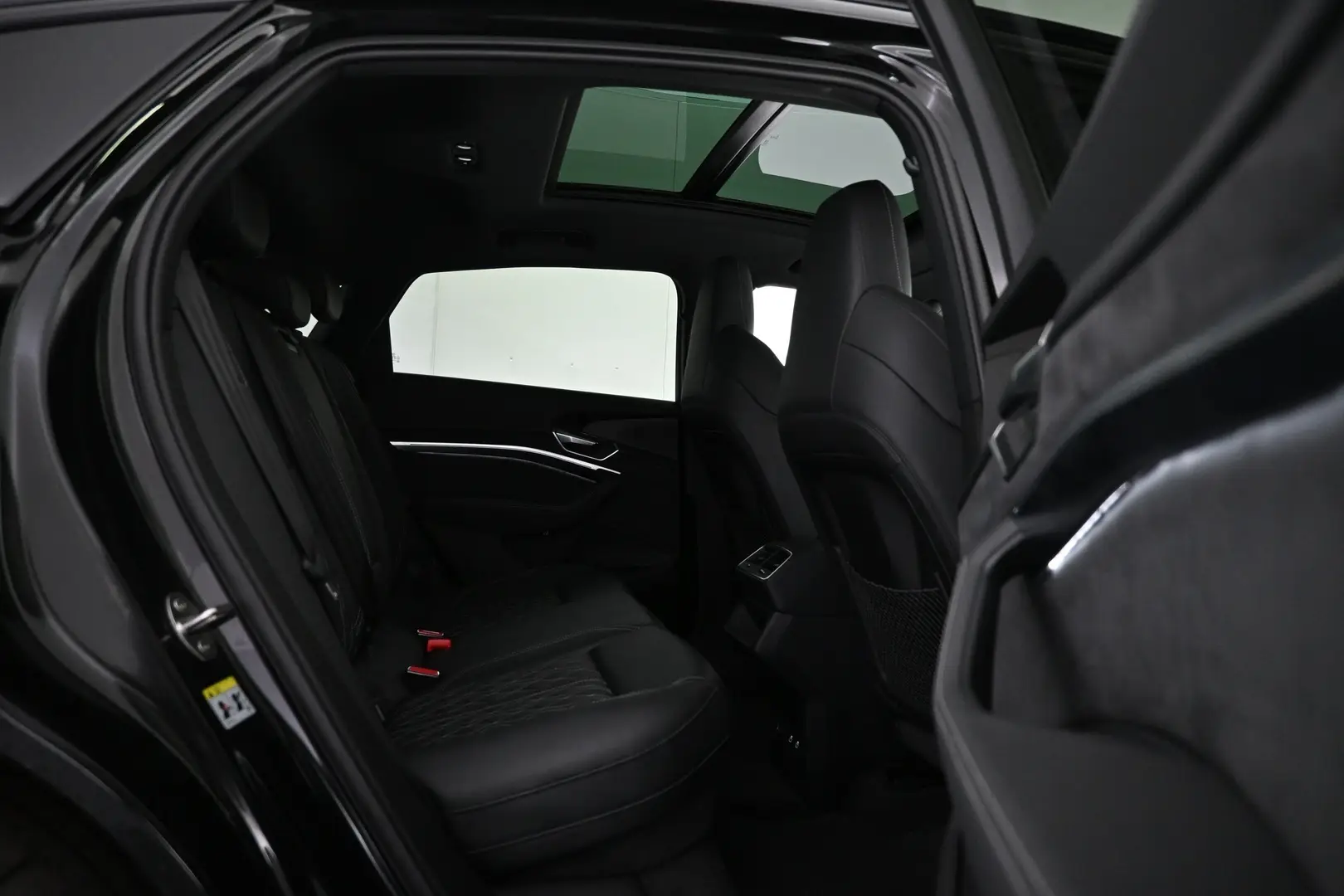 Car Image - 3A49QndwdEEC2yBbmC90lx