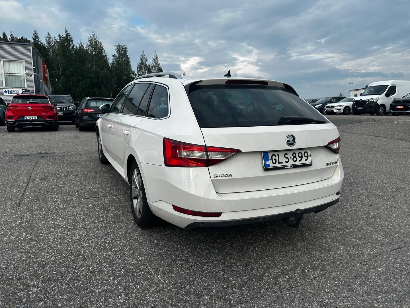 Car Image - Iygh4cp3PXZUhxxKw1B8v