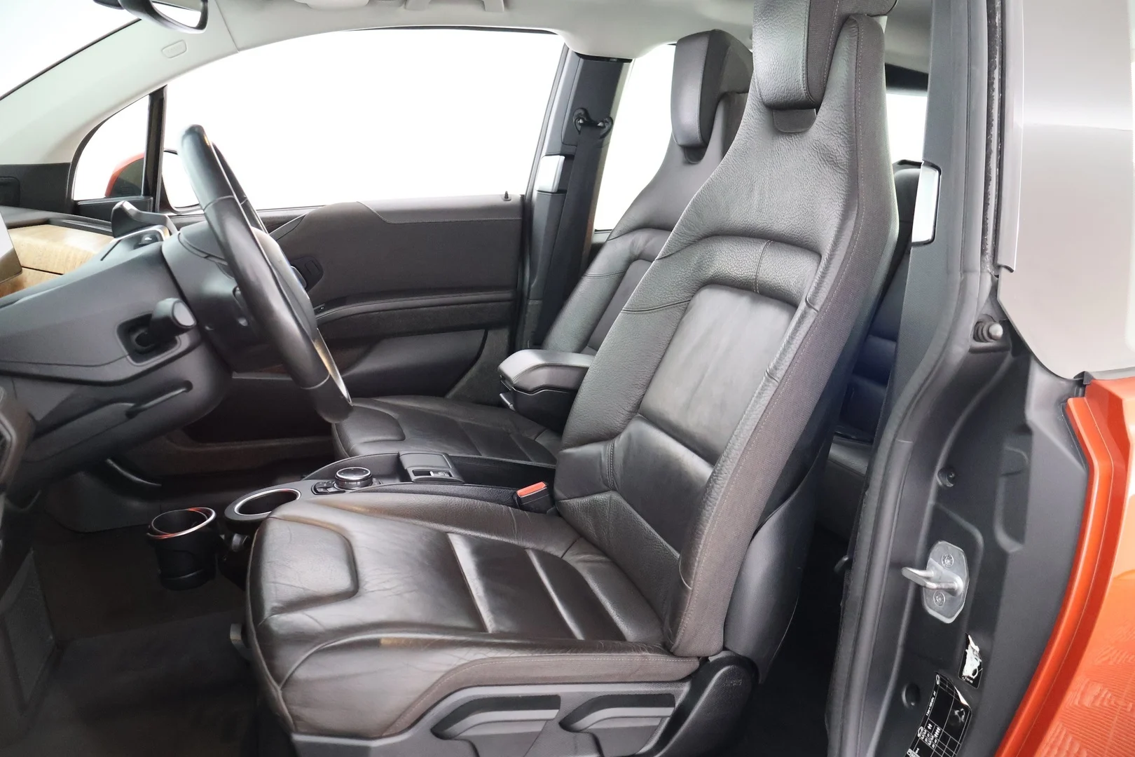 Car Image - 6SjT6IGi9siYUqcG6TefpO