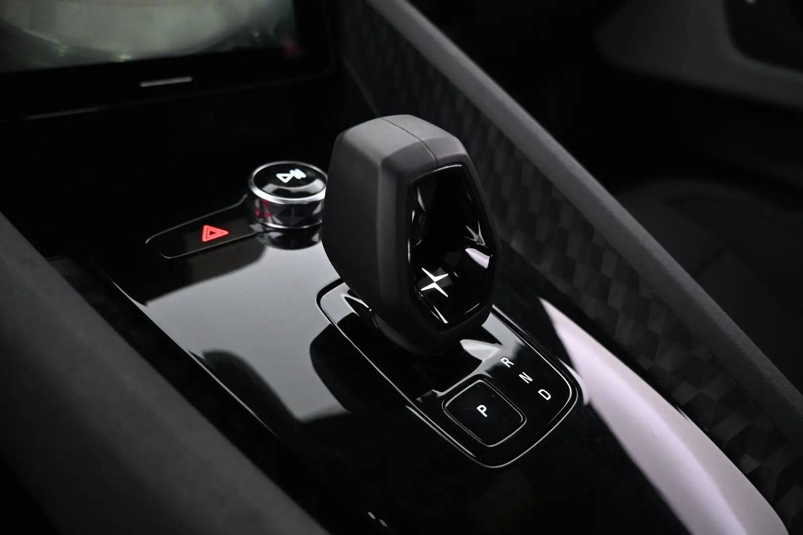Car Image - 2v2TZ1c5r5FuzvtMuhD16O