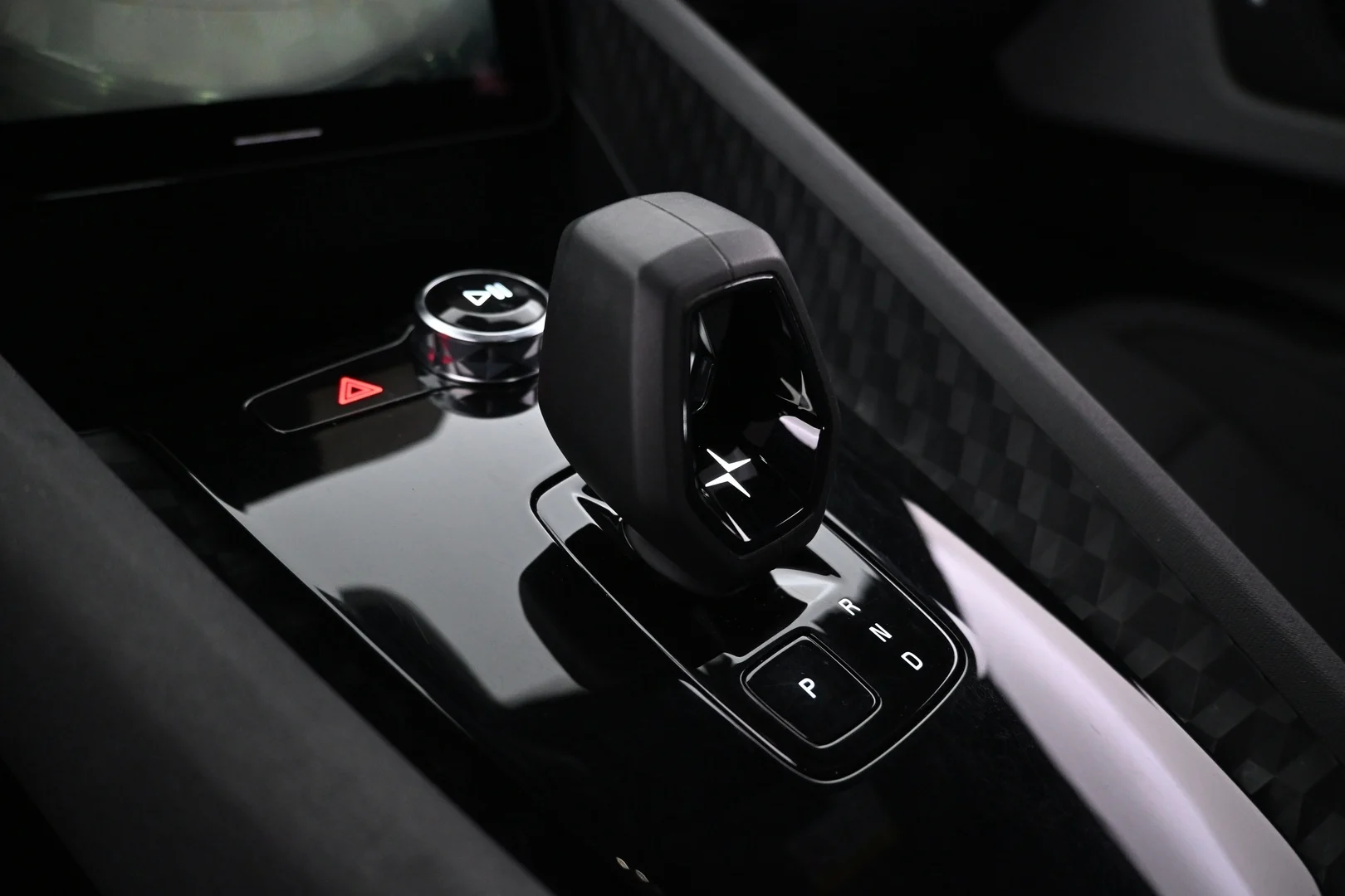 Car Image - 2v2TZ1c5r5FuzvtMuhD16O