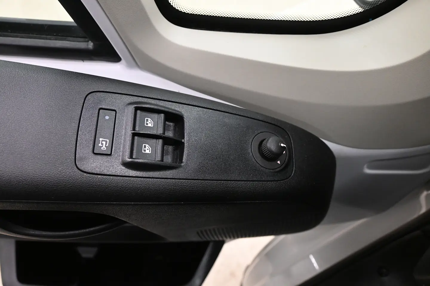 Car Image - 6Dn73sRGvTxfNKcRKL3wSb