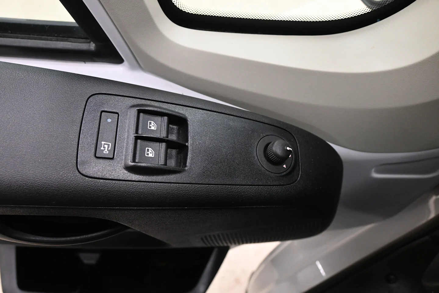 Car Image - 6Dn73sRGvTxfNKcRKL3wSb