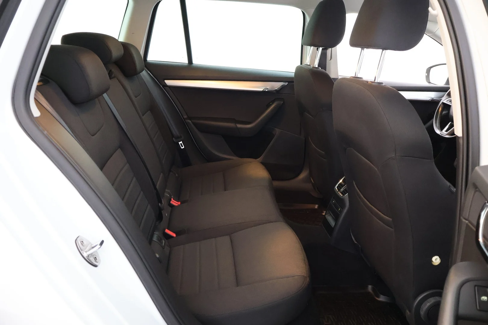 Car Image - 2ThjokNC6LsnFWYYKs5Lrg