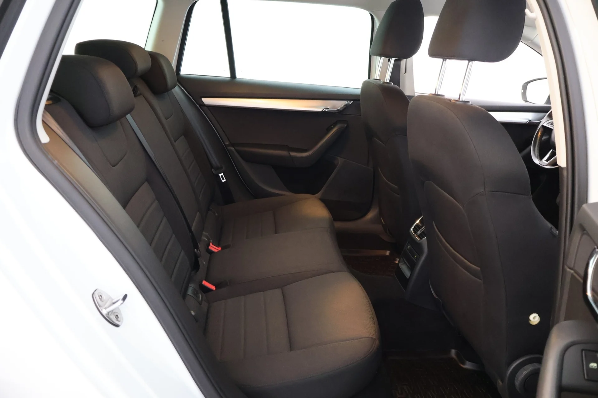 Car Image - 2ThjokNC6LsnFWYYKs5Lrg