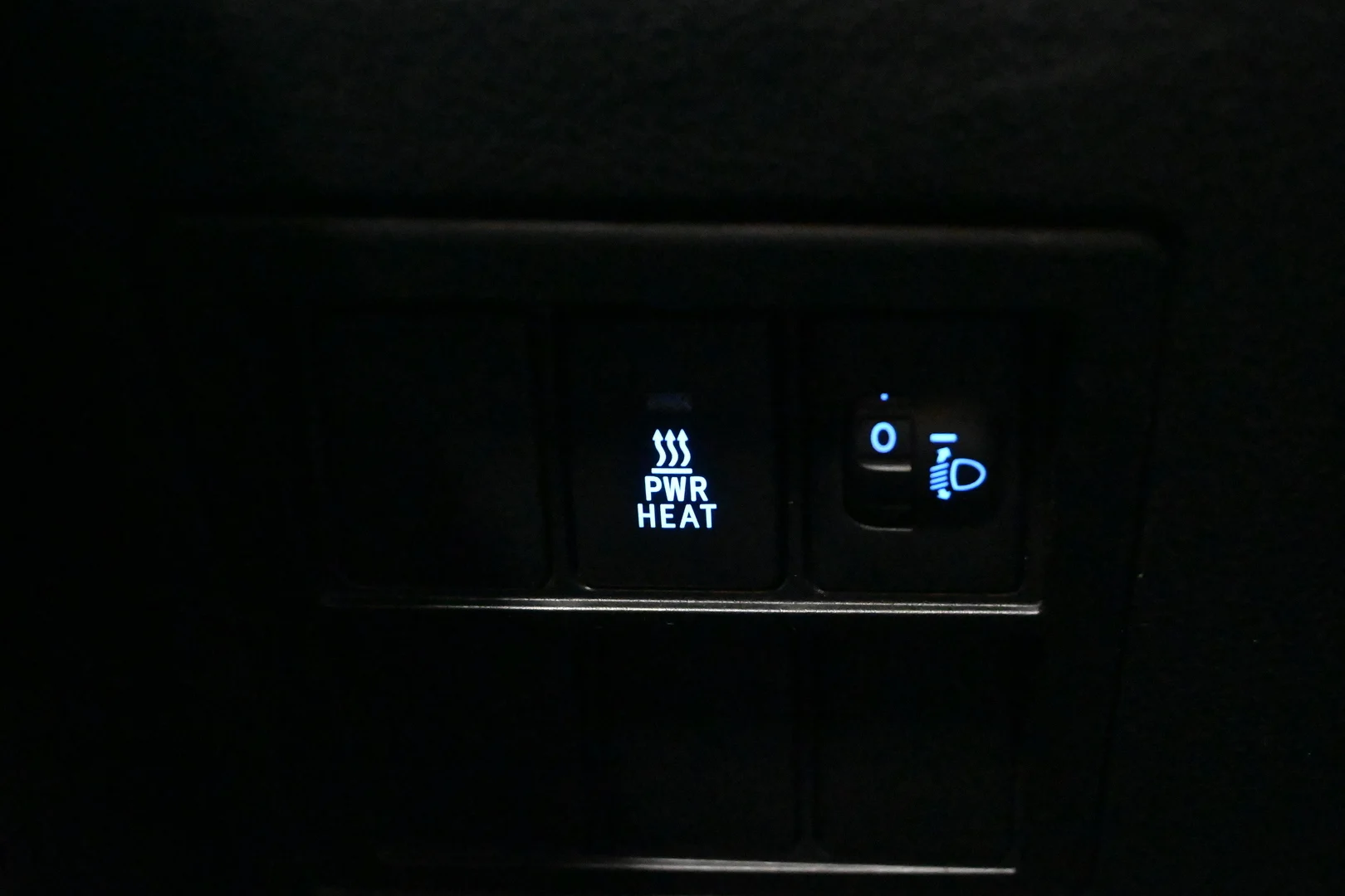 Car Image - 3OC1BzrSlfAsYznJZD0q2a