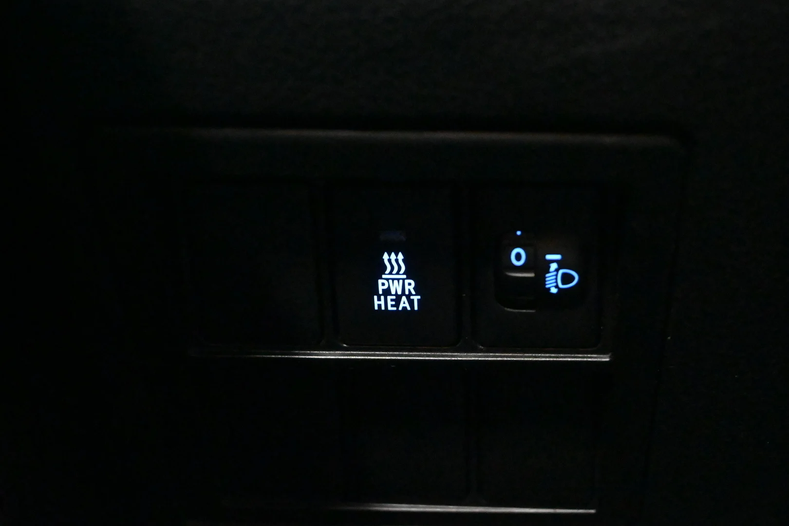 Car Image - 3OC1BzrSlfAsYznJZD0q2a