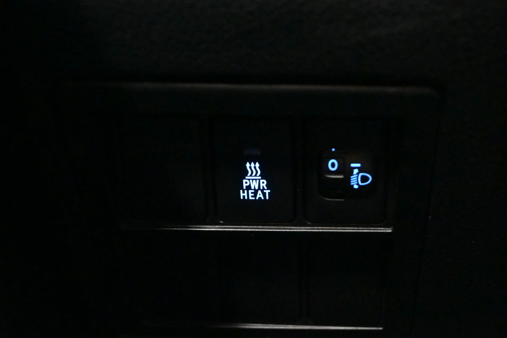 Car Image - 3OC1BzrSlfAsYznJZD0q2a