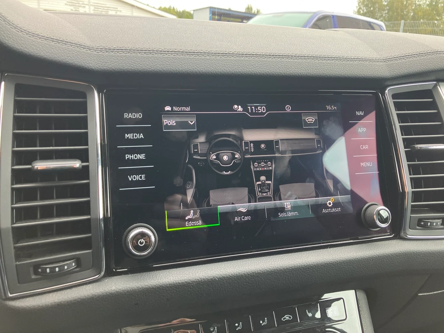 Car Image - FZcZmBvXsrdqV9vLdm3NM