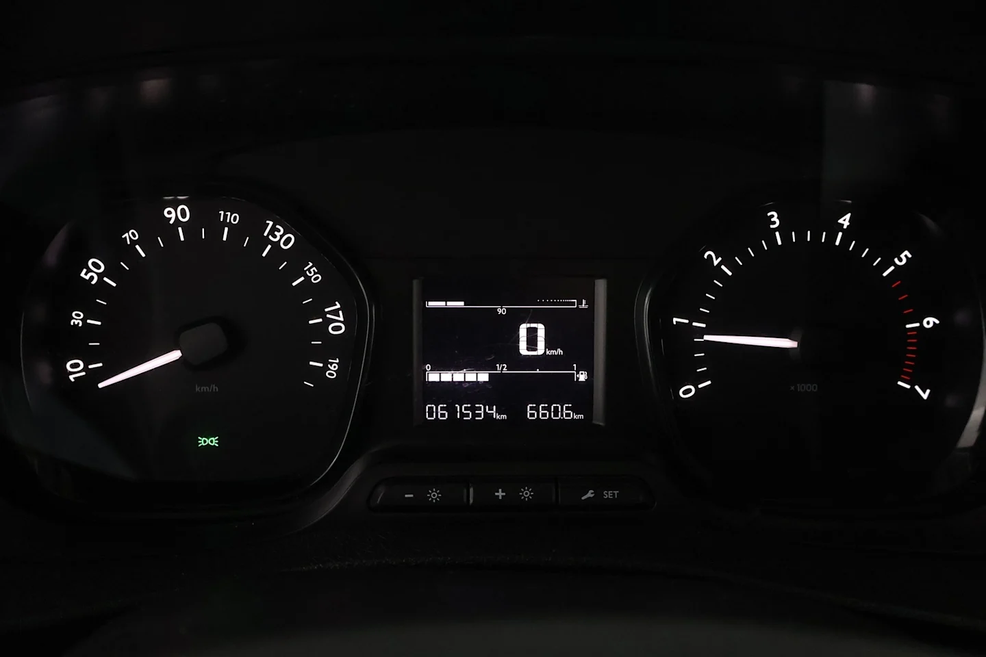 Car Image - 1jWOcEUQr0foGIJOD8Esfb