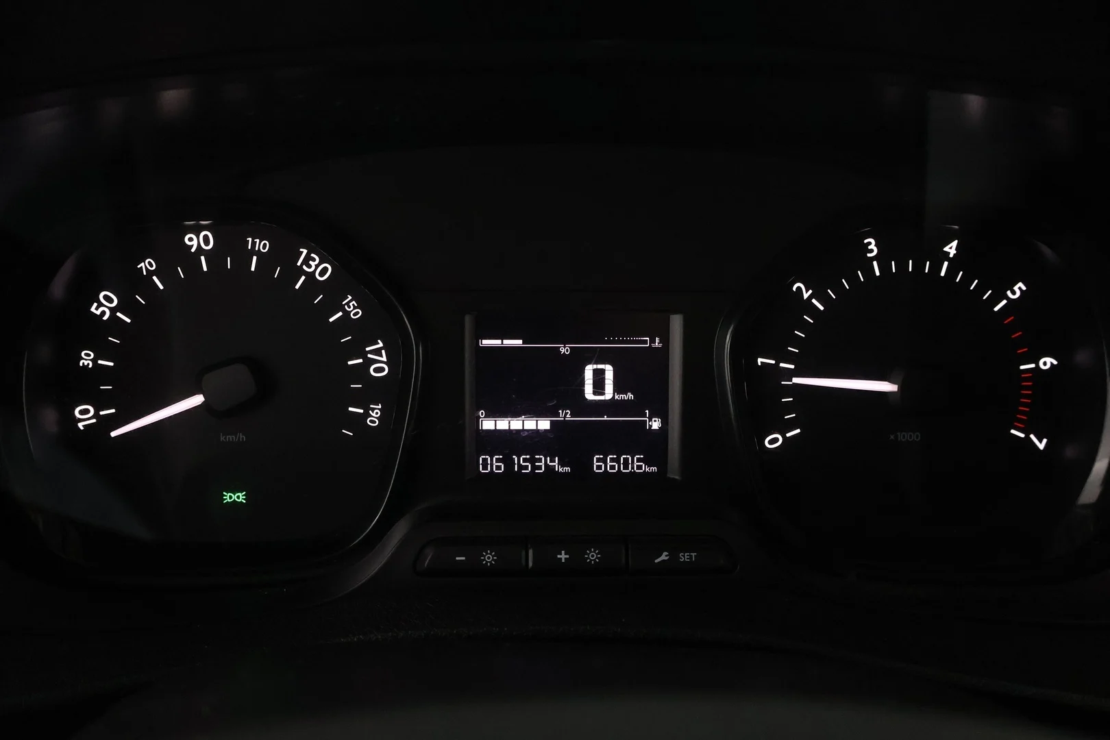 Car Image - 1jWOcEUQr0foGIJOD8Esfb