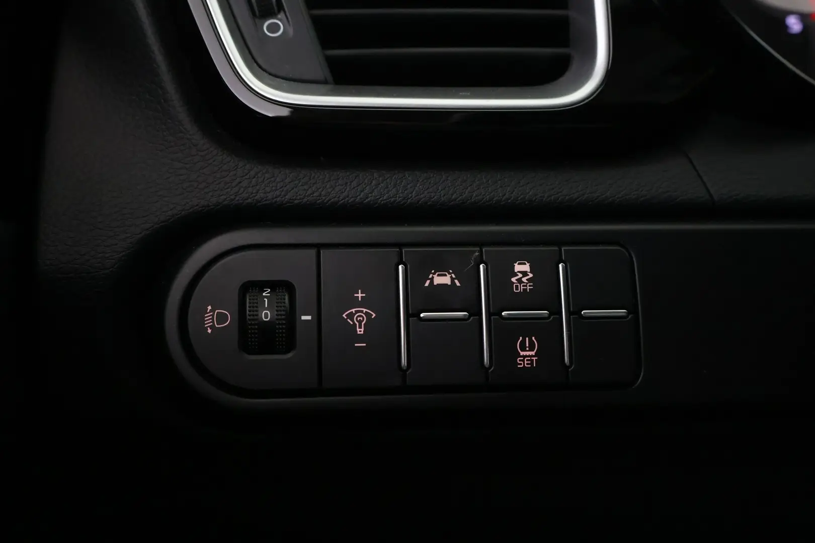 Car Image - 7MlG4BkOu5h8wxnHLK0YrS