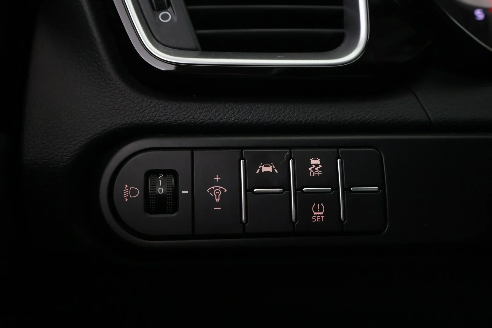Car Image - 7MlG4BkOu5h8wxnHLK0YrS