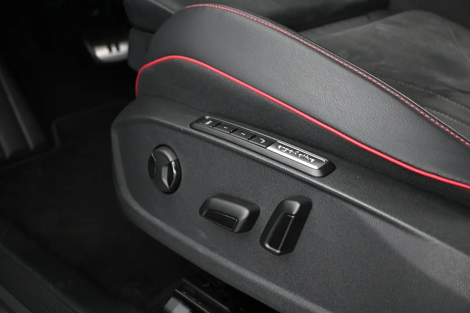 Car Image - 3dxtGtOUuGTIPCRsegGeeA