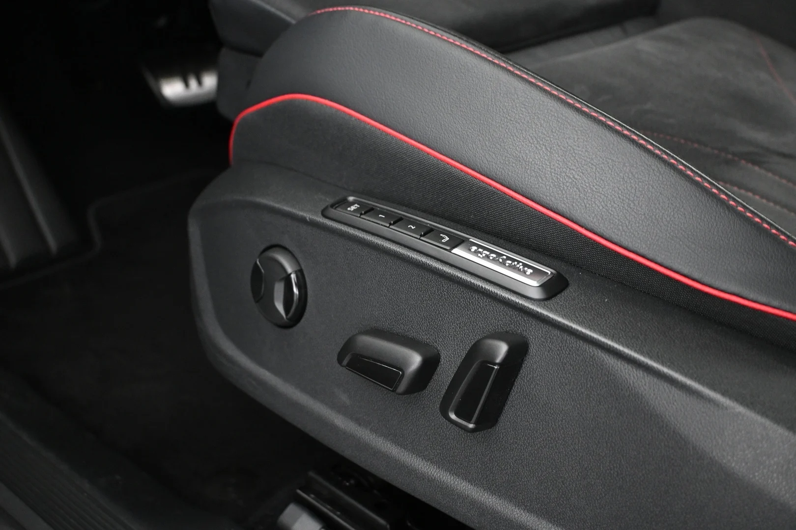 Car Image - 3dxtGtOUuGTIPCRsegGeeA
