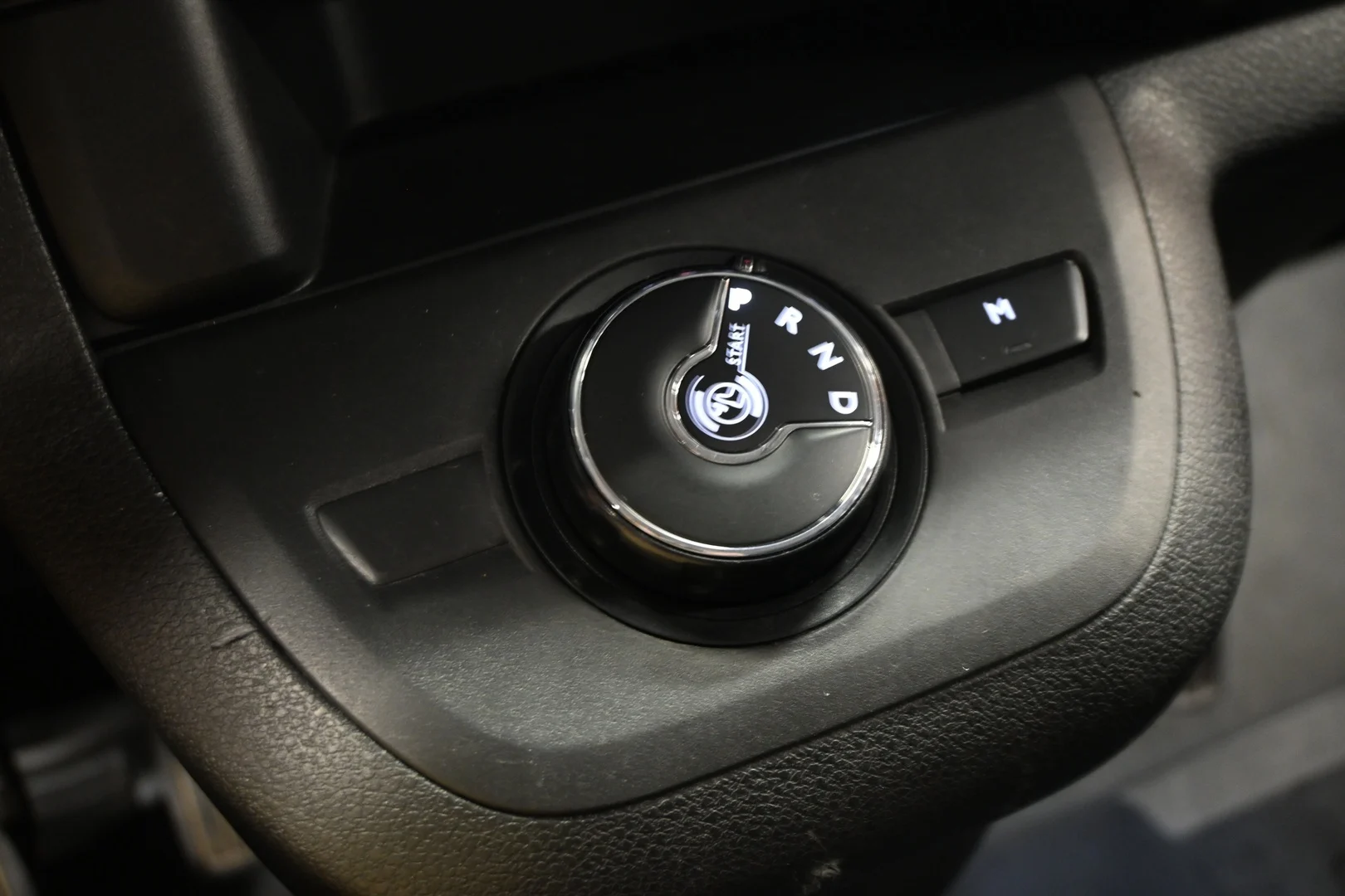Car Image - 4SWnYeoV1uqRnlC0SB40JB